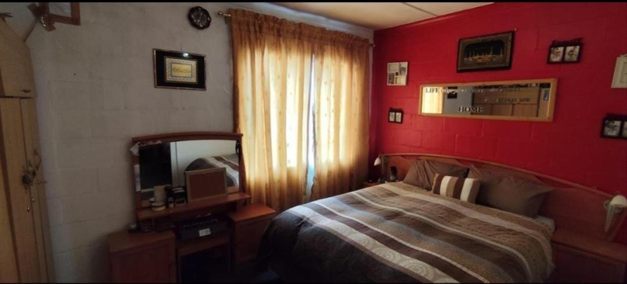 2 Bedroom Property for Sale in Manenberg Western Cape